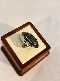 Vintage Sterling Silver green tourmaline indian Ring sz 7