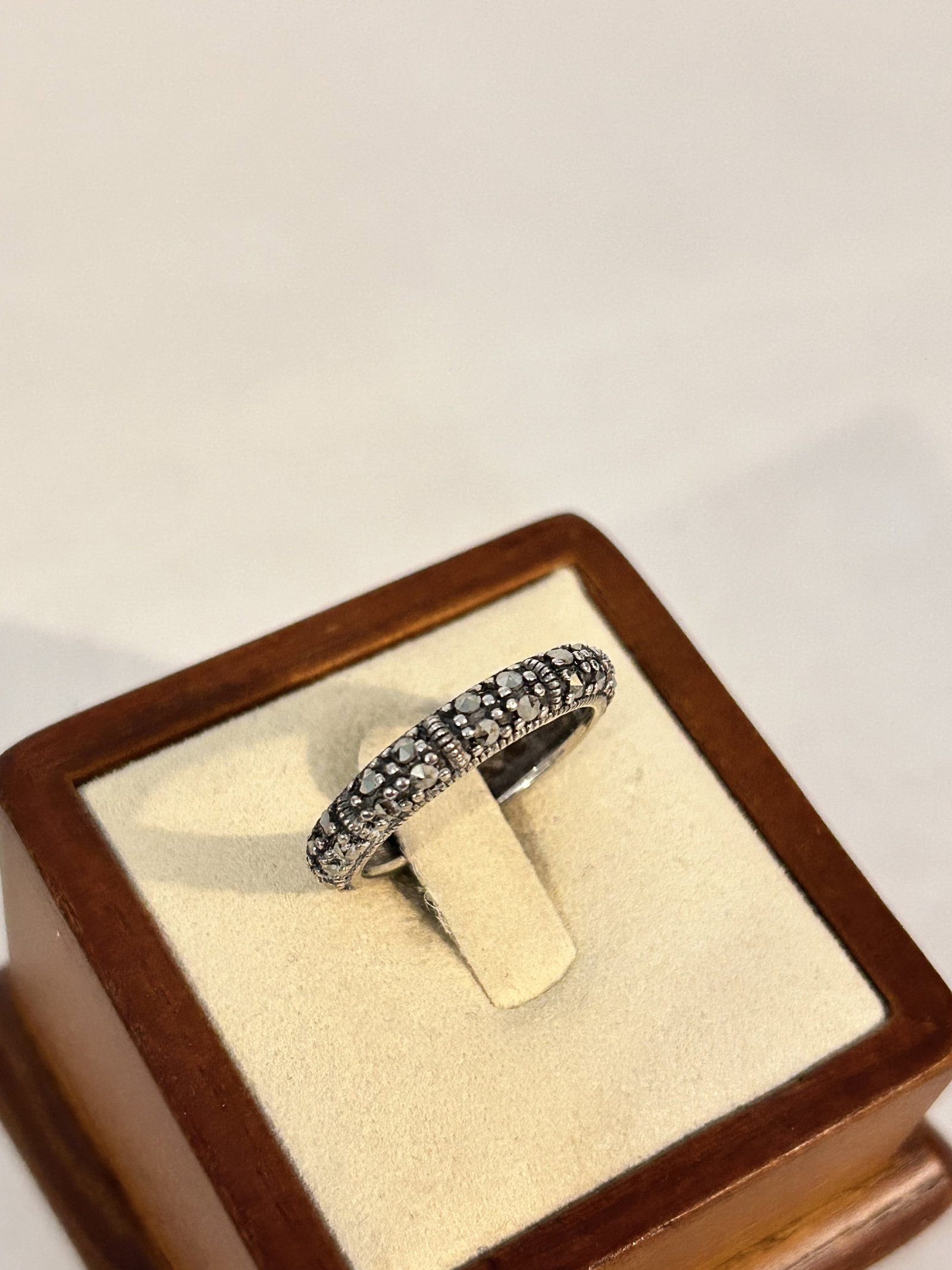 Vintage Sterling Silver marcasite band Ring sz 8 (1 of 4)