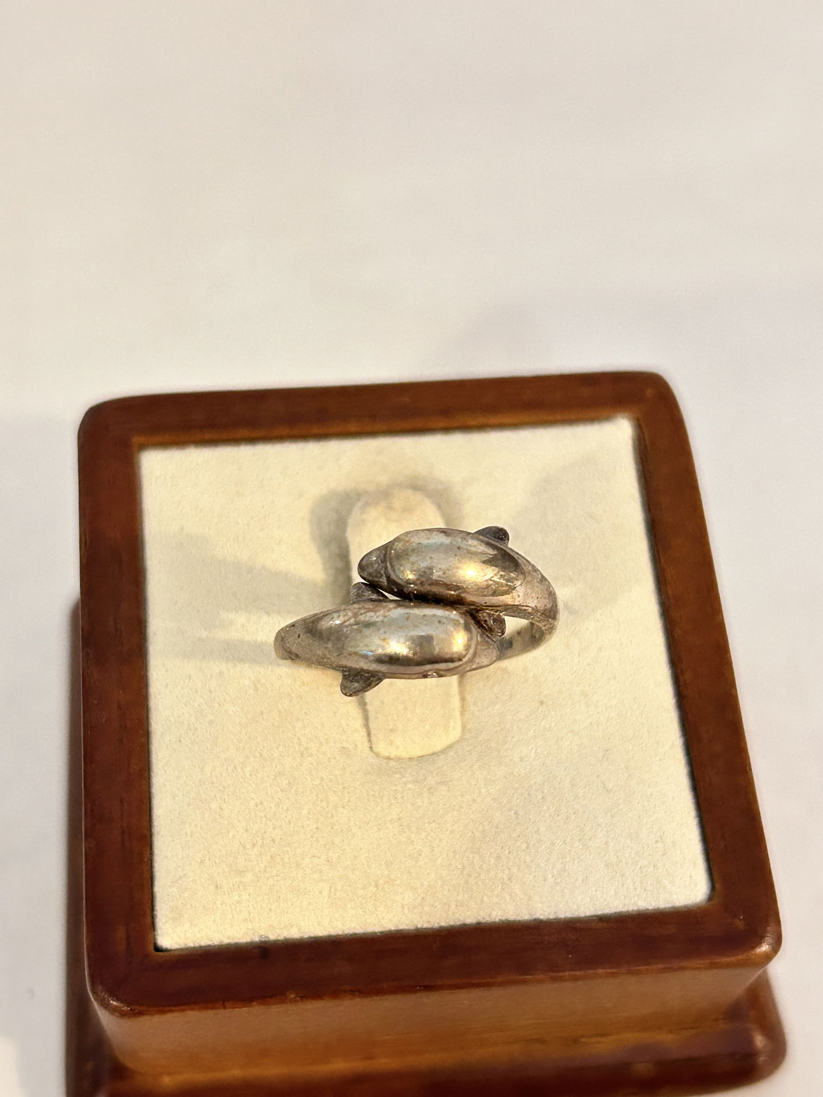 Vintage Sterling Silver dolphin Ring sz 9 (1 of 4)