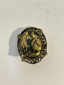Vintage gold etched filigree Brooch