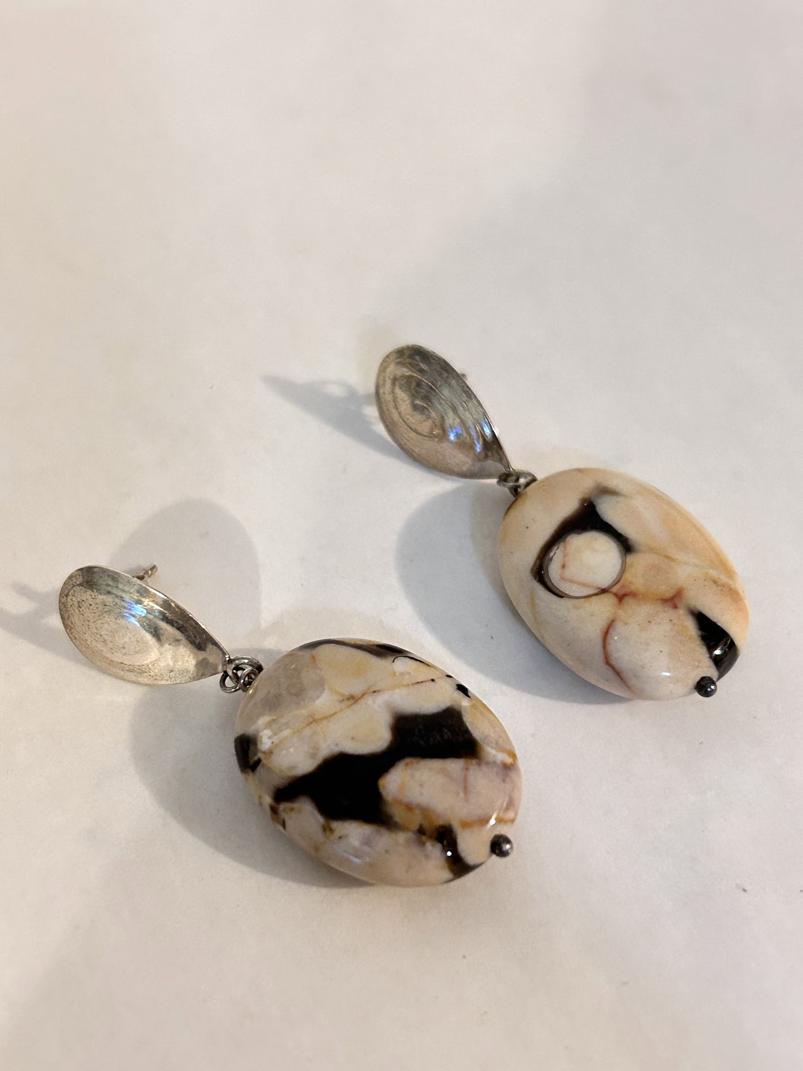Jay King Mine Finds DTR Signed Sterling Post Earrings: Jay King Mine Finds DTR Signed Sterling Post Earrings Please view all photos as they are part of the description and condition of this Item, Feel free to contact me with questions or picture requests!