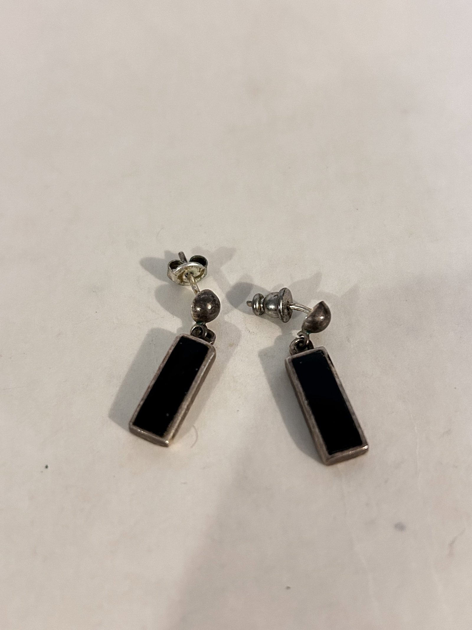 Vintage Sterling Silver onyx post dangle earrings: Vintage Sterling Silver onyx post dangle earrings Please view all photos as they are part of the description and condition of this Item, Feel free to contact me with questions or picture requests! Use