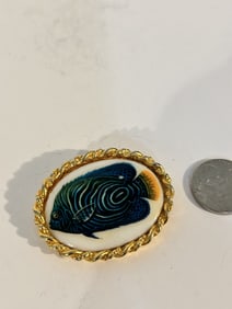 Vintage hand painted glass fish goldtone Brooch