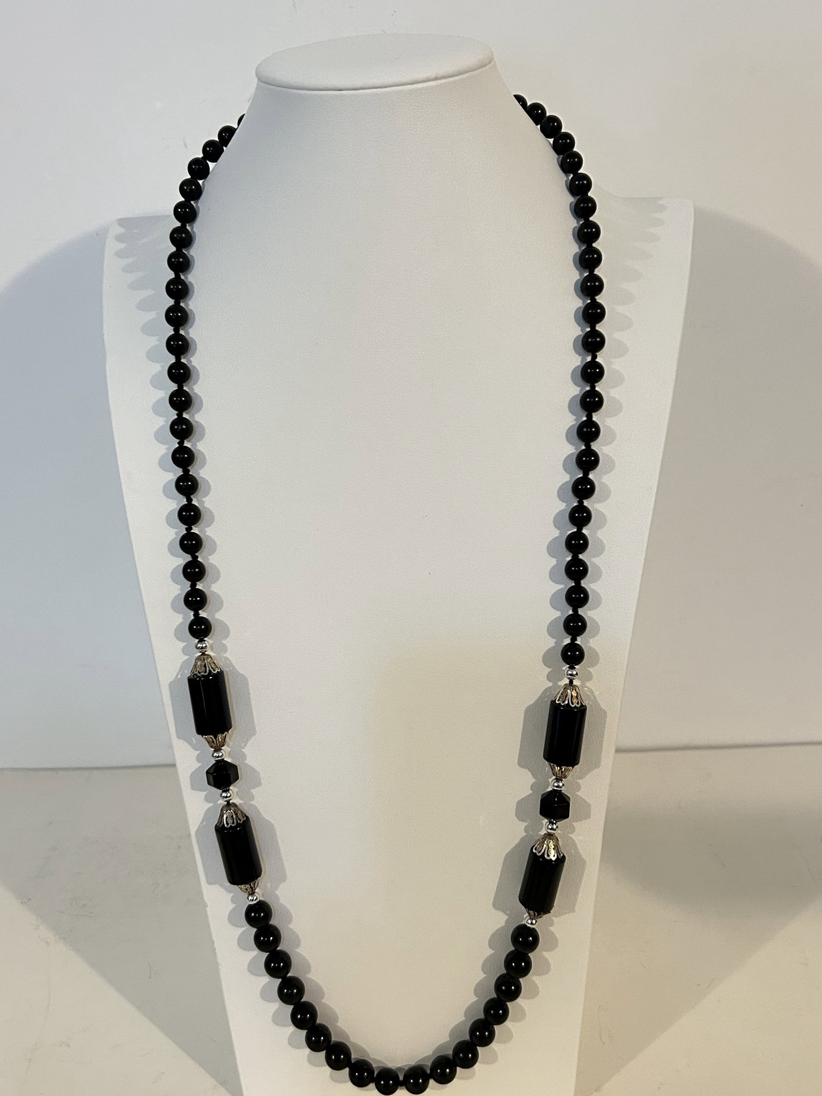 Vintage black onyx beaded Necklace 35": Vintage black onyx beaded Necklace 35" Please view all photos as they are part of the description and condition of this Item, Feel free to contact me with questions or picture requests! Used Item AS I