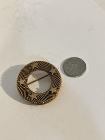 Vintage goldtone mesh Brooch