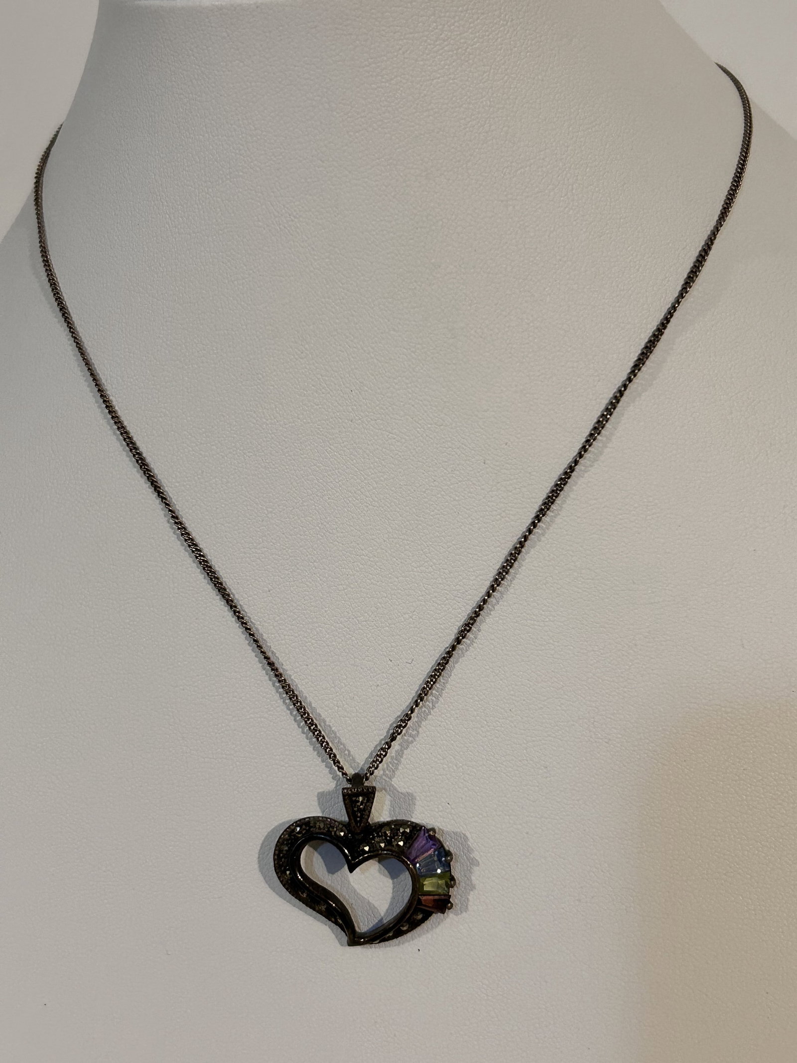 Vintage Sterling Silver marcasite multi gem stone heart Necklace 16": Vintage Sterling Silver marcasite multi gem stone heart Necklace 16" Please view all photos as they are part of the description and condition of this Item, Feel free to contact me with questions or pi