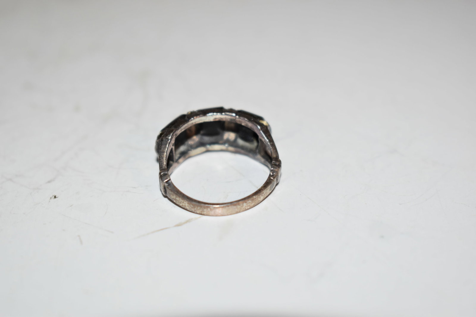 Vintage Sterling Silver onyz Marcasite Ring Size 6 missing some stones: Vintage Sterling Silver onyz maecasite Ring Size 6 missing some stones Please view all photos as they are part of the description and condition of this Item, Feel free to contact me with questions or 