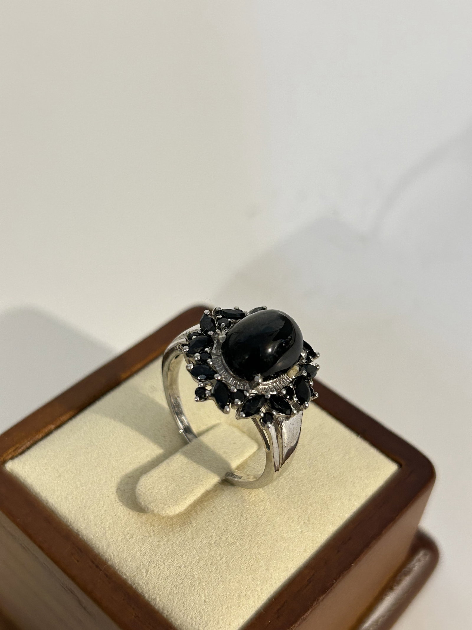 Vintage sterling Silver black onyx Ring sz 10: Vintage sterling Silver black onyx Ring sz 10 Please view all photos as they are part of the description and condition of this Item, Feel free to contact me with questions or picture requests! Used It