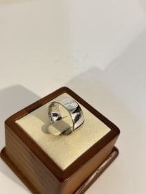 Vintage sterling Silver band Ring sz 8
