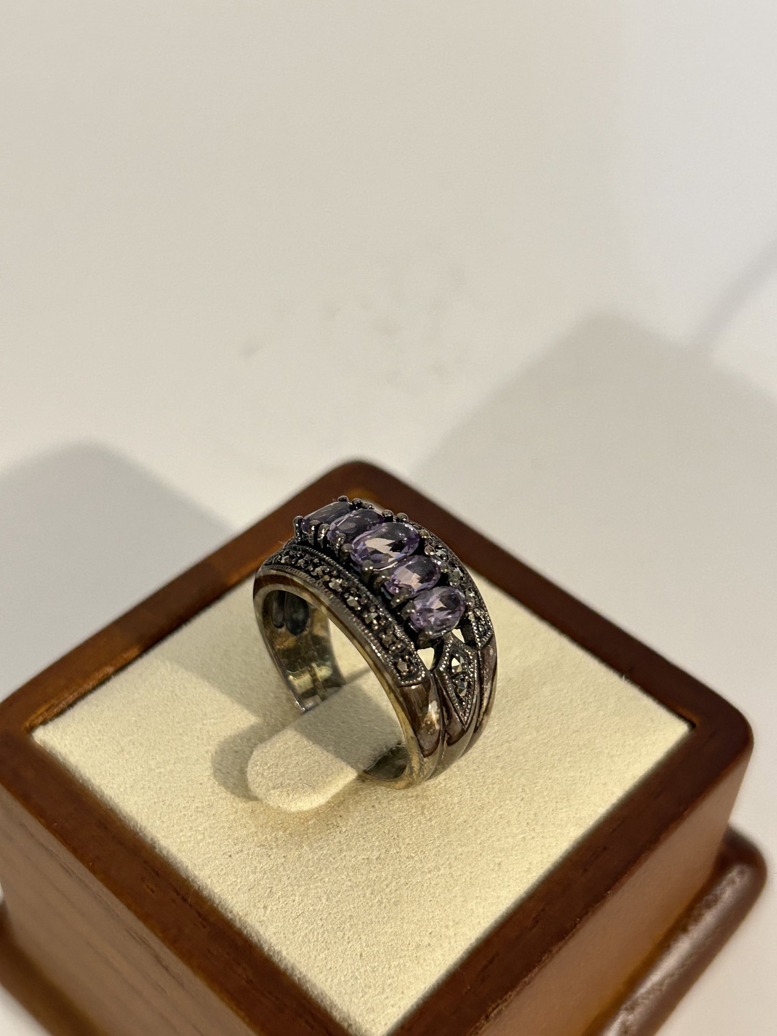 Vintage sterling Silver Amethyst marcasite Ring sz 8: Vintage sterling Silver Amethyst marcasite Ring sz 8 Please view all photos as they are part of the description and condition of this Item, Feel free to contact me with questions or picture requests! 