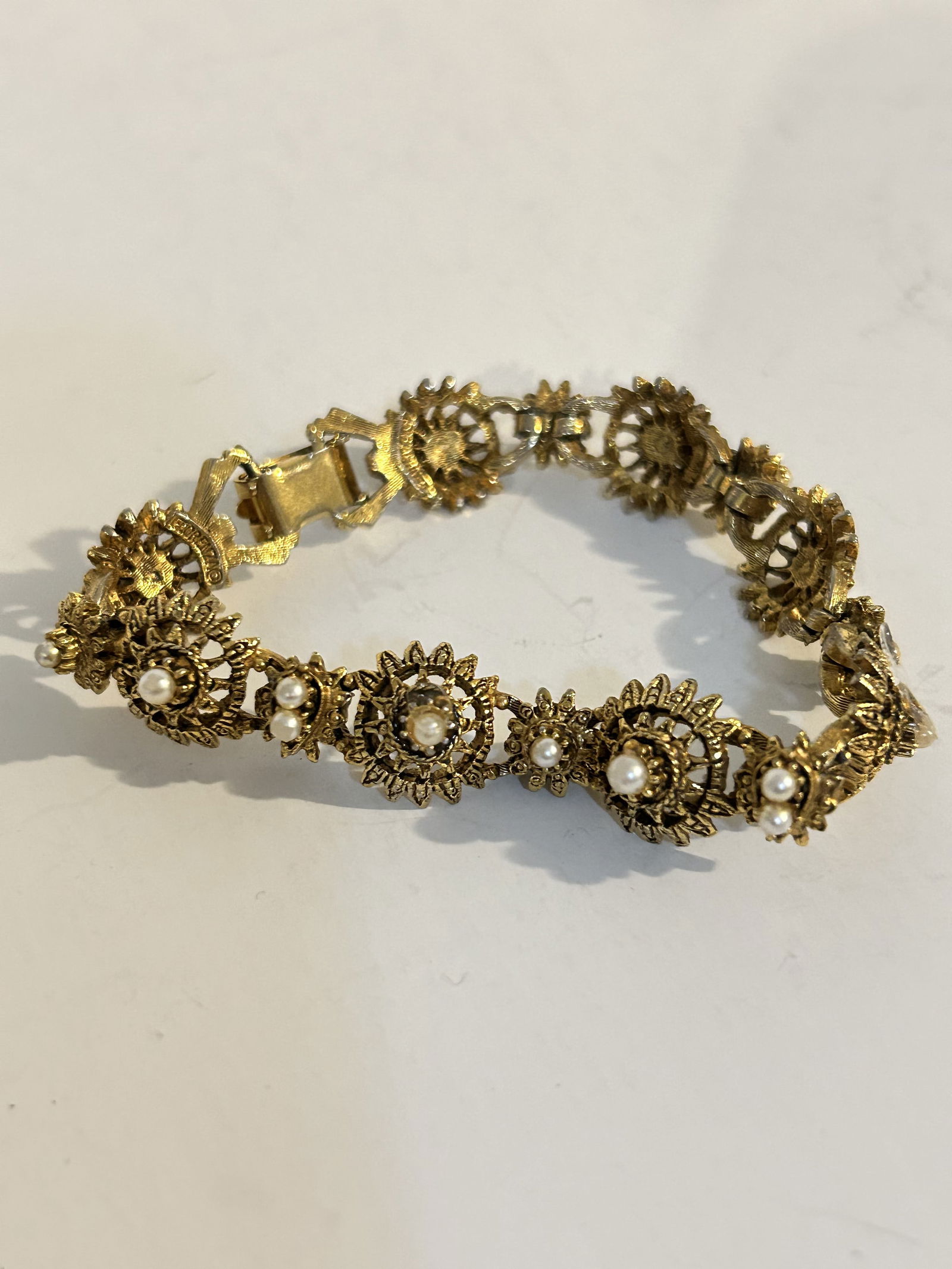 Vintage Florenza Bracelet Victorian Revival Gold Tone Faux Pearl Clusters signed 7": Vintage Florenza Bracelet Victorian Revival Gold Tone Faux Pearl Clusters signed 7" Please view all photos as they are part of the description and condition of this Item, Feel free to contact me with