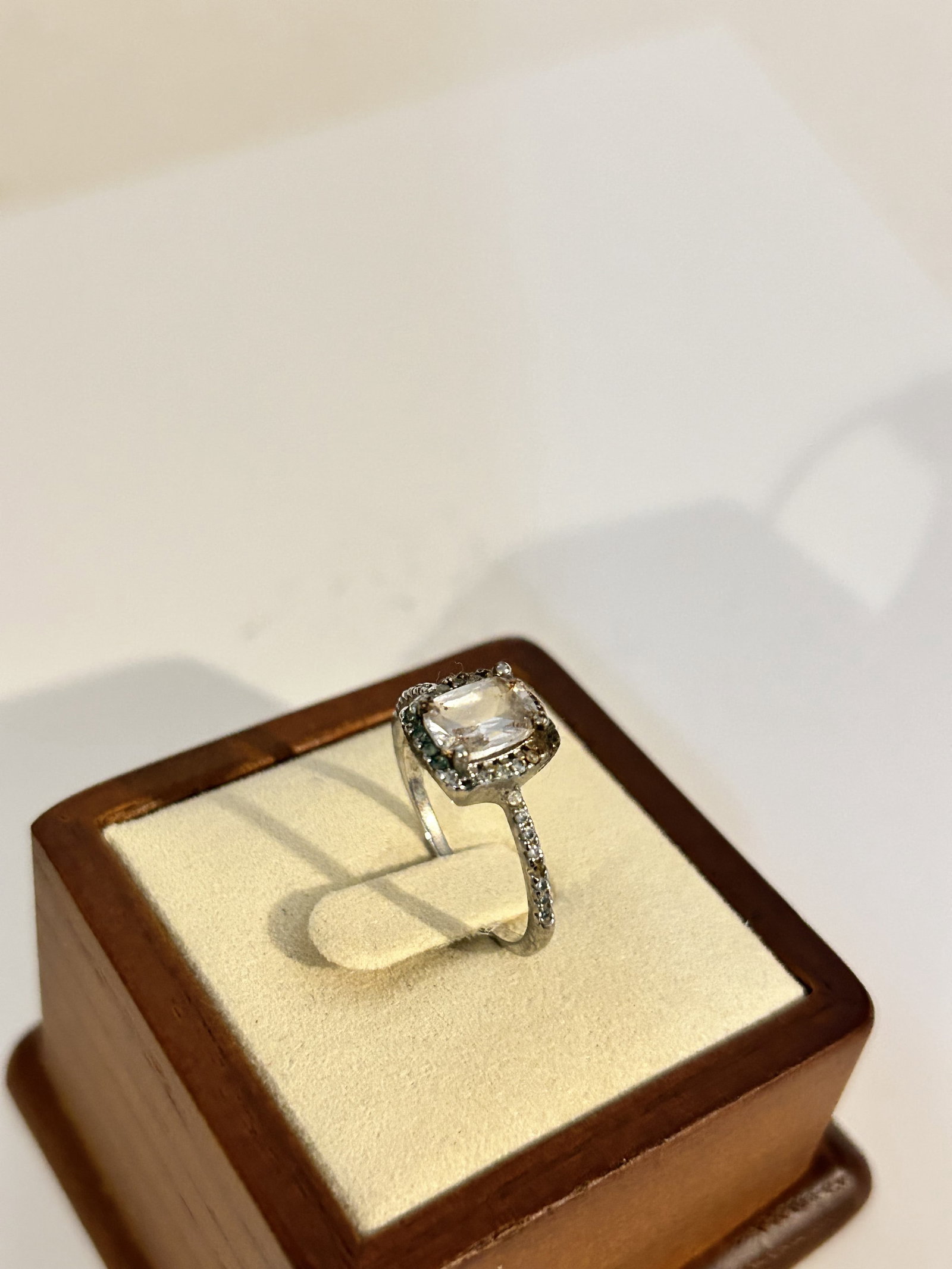 Vintage sterling Silver Tourmaline Ring sz 8: Vintage sterling Silver Tourmaline Ring sz 8 Please view all photos as they are part of the description and condition of this Item, Feel free to contact me with questions or picture requests! Used Ite