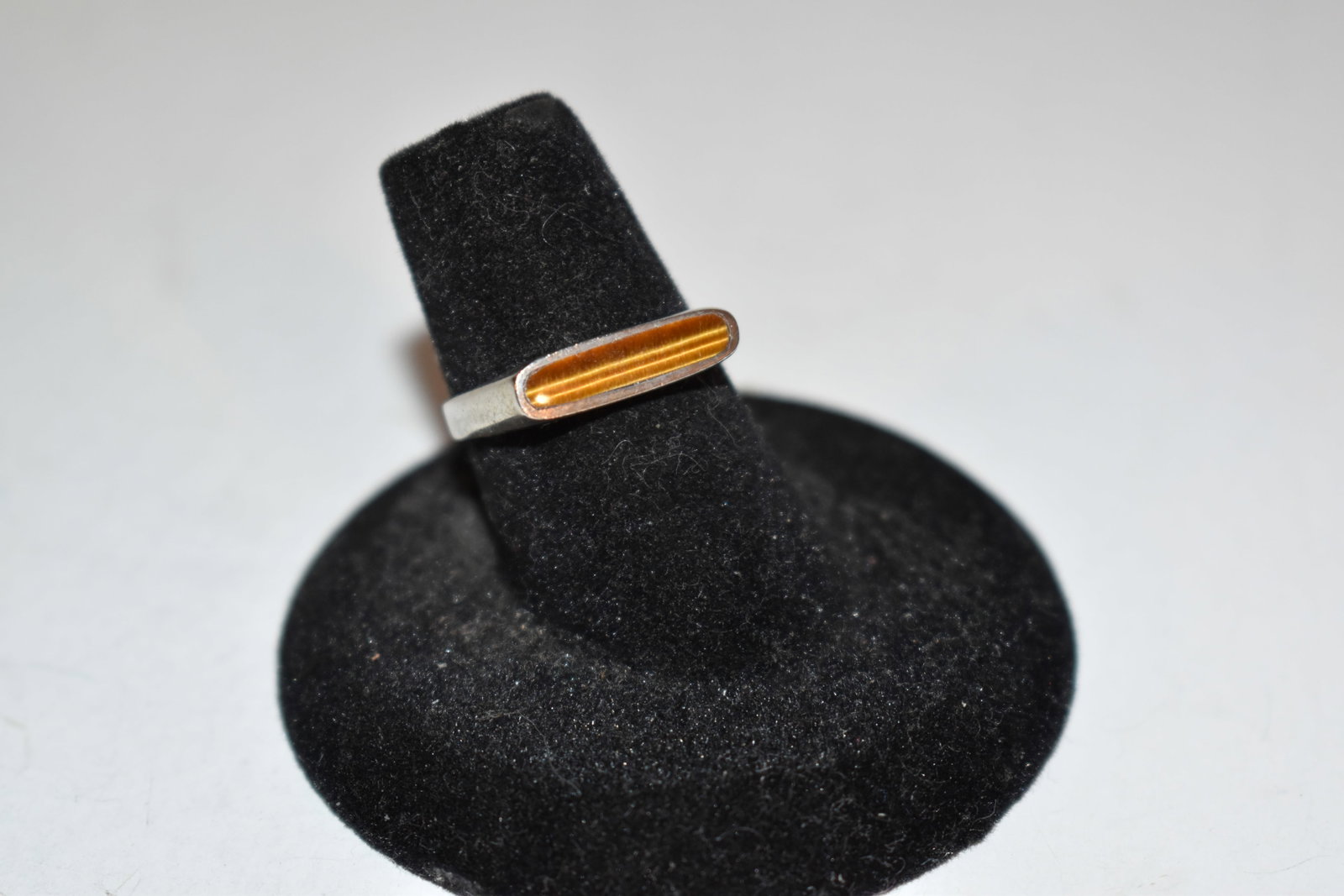 Vintage sterling silver tigers eye ring 6.5: Vintage sterling silver tigers eye ring 6.5 Please view all photos as they are part of the description and condition of this Item, Feel free to contact me with questions or picture requests! Used Item