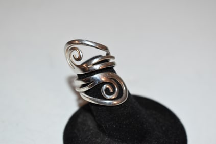 Vintage sterling silver modernist stretch ring