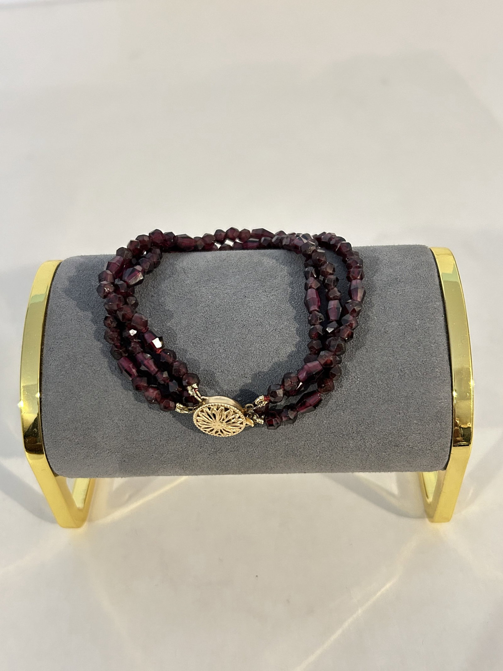 Vintage Gold filled Amethyst Bracelet 7": Vintage Gold filled Amethyst Bracelet 7" Please view all photos as they are part of the description and condition of this Item, Feel free to contact me with questions or picture requests! Used Item AS