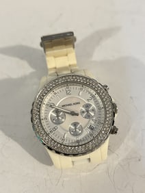 Michael Kors White Ceramic Link Dial Quartz Chronograph Watch w/Crystals works