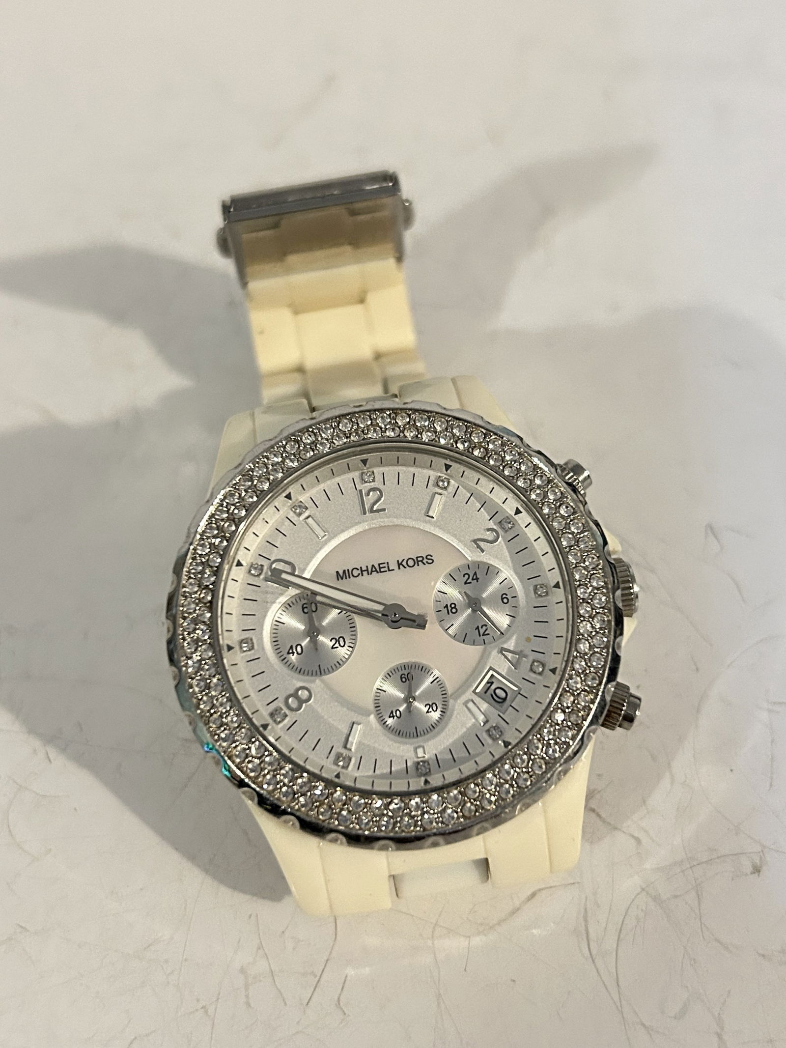 Michael Kors White Ceramic Link Dial Quartz Chronograph Watch w/Crystals works (1 of 4)