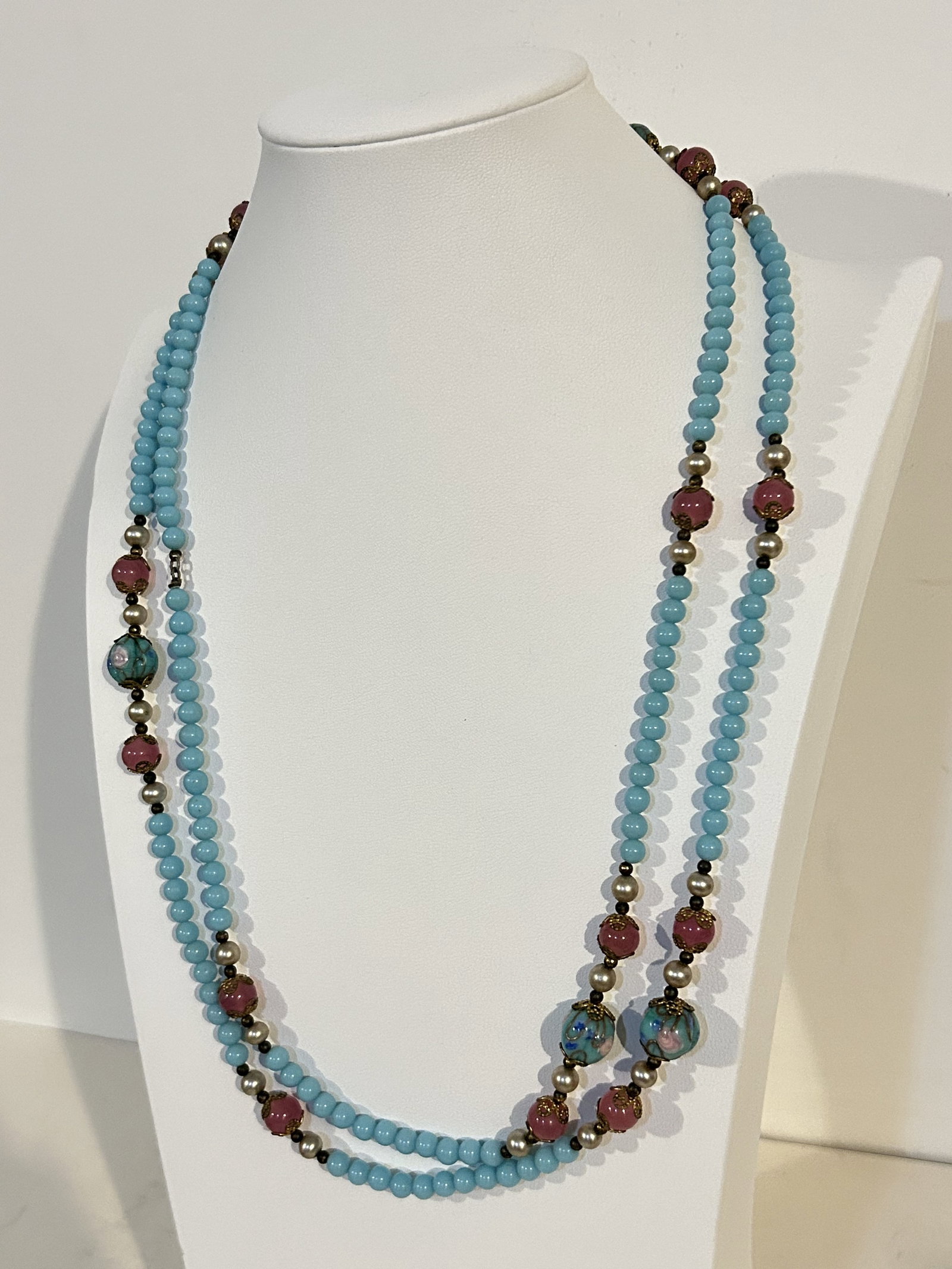 Vintage blue beaded floral murano Necklace 54": Vintage blue beaded floral murano Necklace 54" Please view all photos as they are part of the description and condition of this Item, Feel free to contact me with questions or picture requests! Used I