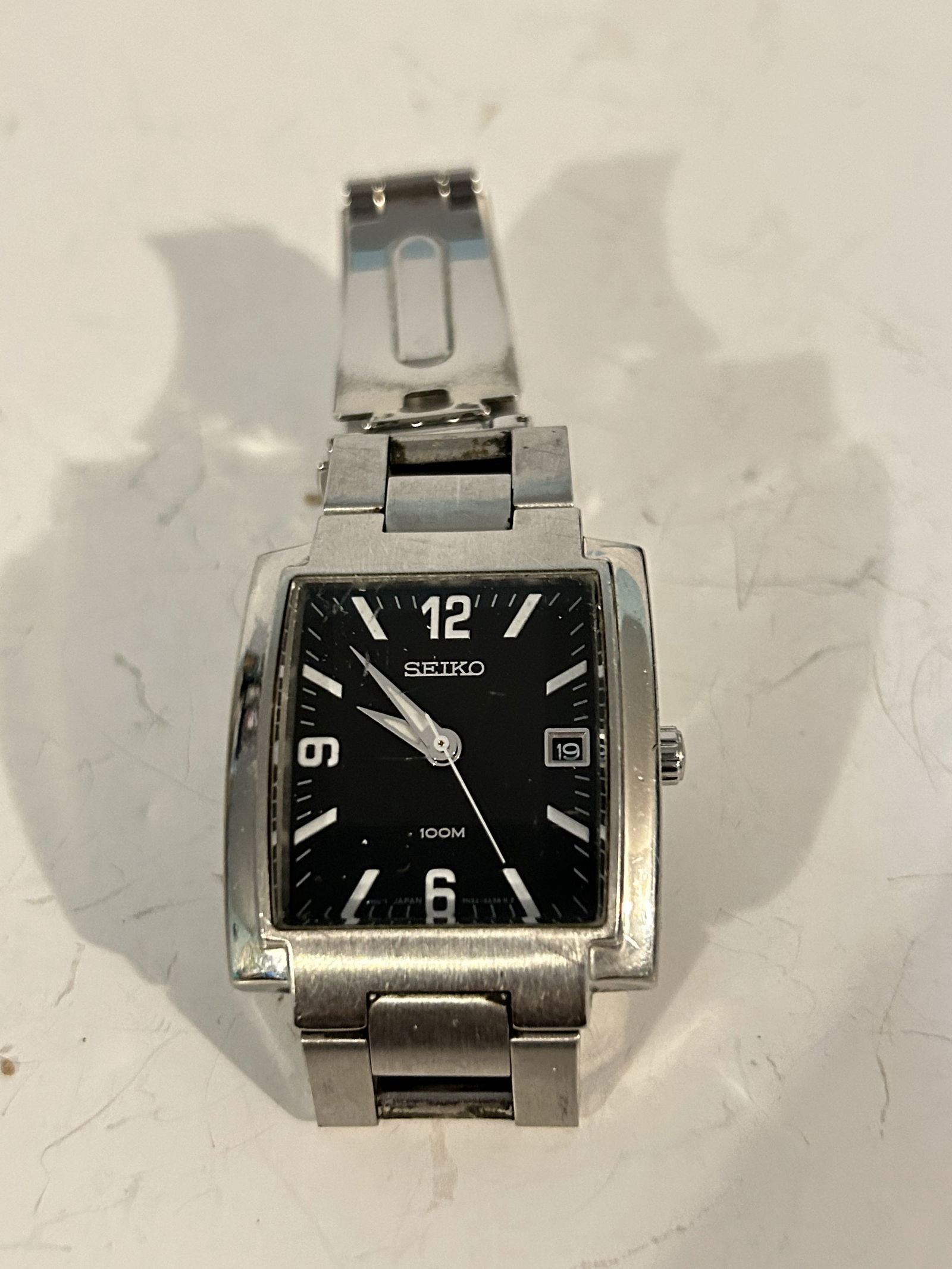 Seiko Silver Tone Stainless Steel 7N32 Watch works: Seiko Silver Tone Stainless Steel 7N32 Watch works Please view all photos as they are part of the description and condition of this Item, Feel free to contact me with questions or picture requests! Us