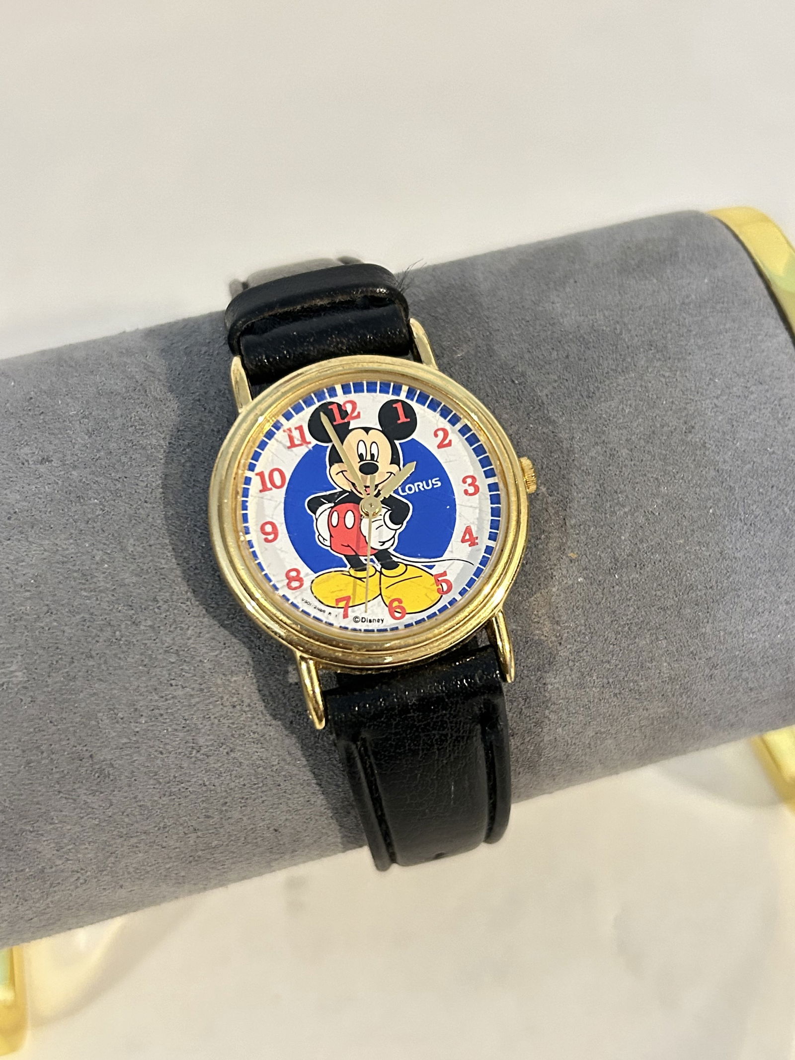 vintage mickey mouse lorus watch v501 works great!!! (1 of 4)
