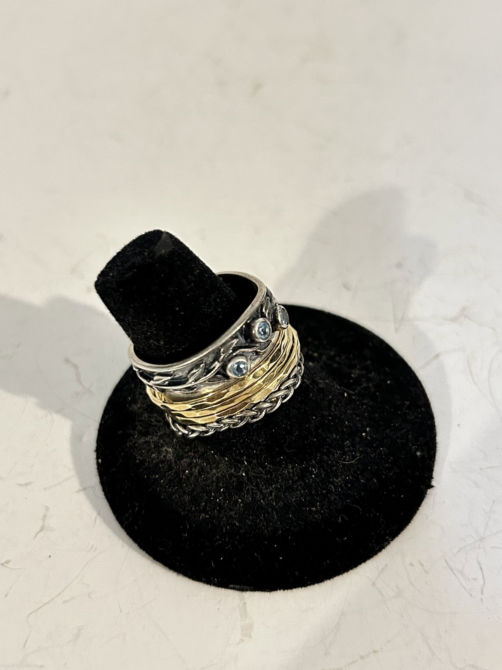 Paz Creations 925 Sterling Fidget Spinner Thick Ring sz 9: Paz Creations 925 Sterling Fidget Spinner Thick Ring sz 9Please view all photos as they are part of the description and condition of this Item, Feel free to contact me with questions or picture reques