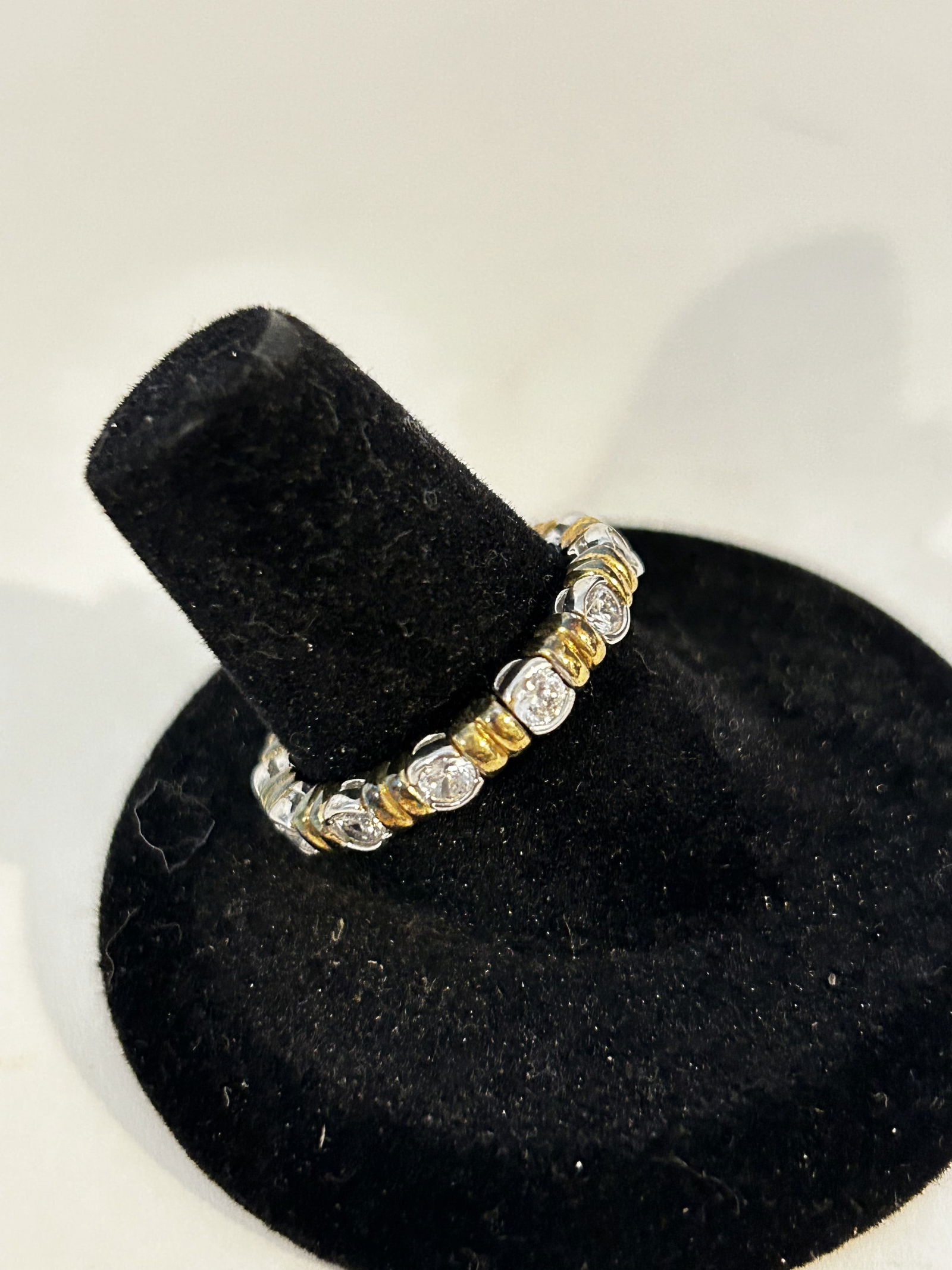 Vintage Sterling Silver band Ring sz 8 (1 of 4)