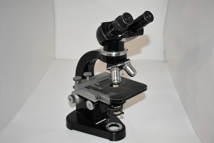 Vintage ERNST LEITZ WETZLAR Microscope 632501 Last Call