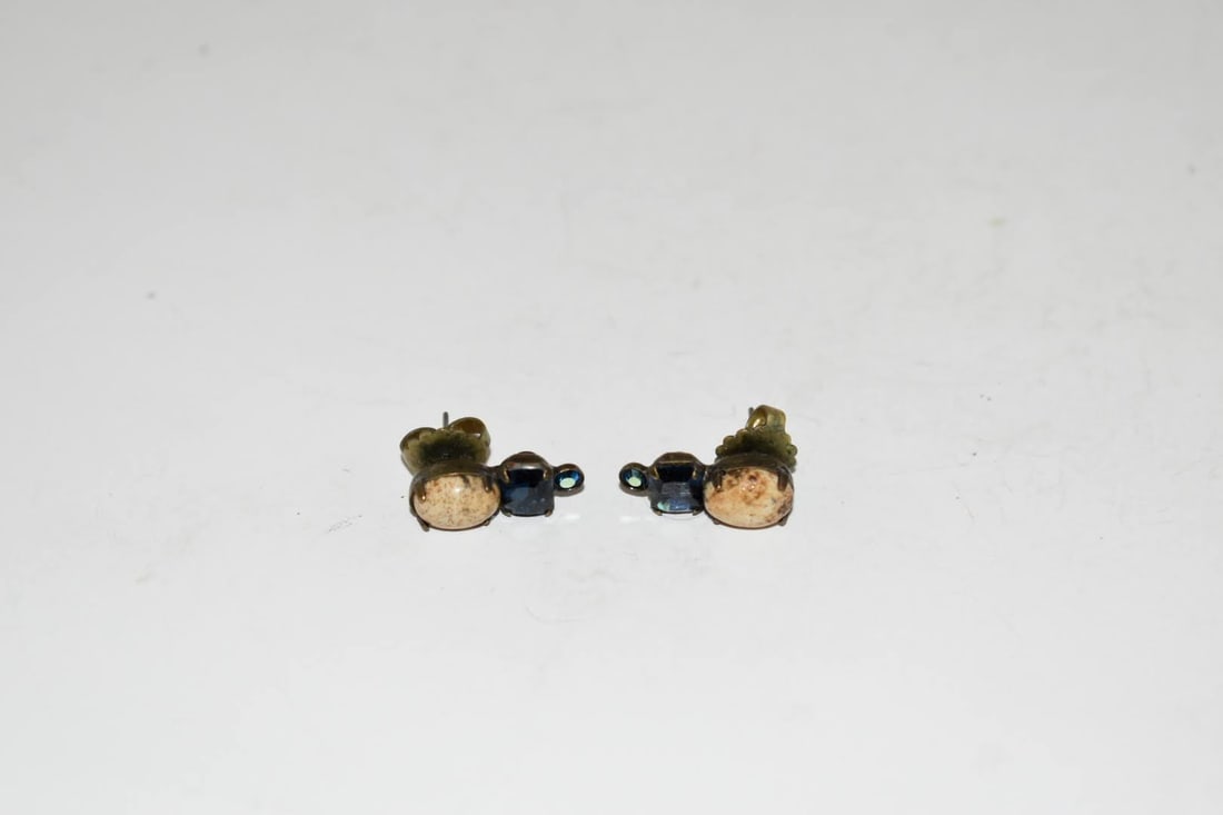 Vintage Stone Rhinestone Sorrelli Stud Earrings (1 of 5)