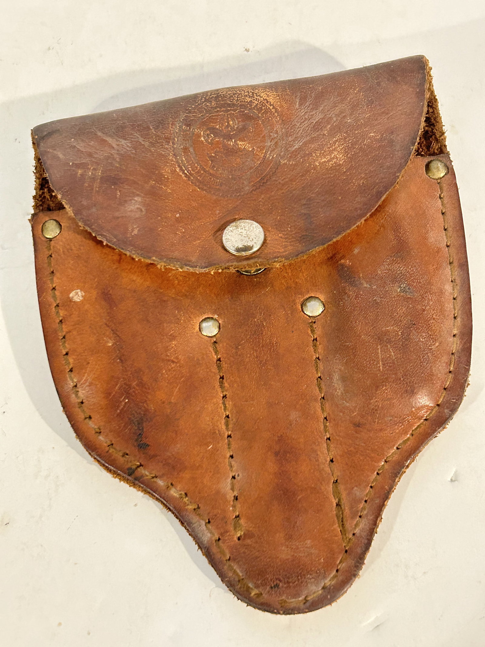 Vintage Boy Scouts of America Leather Case: Vintage Boy Scouts of America Leather Case Please view all photos as they are part of the description and condition of this Item, Feel free to contact me with questions or picture requests! Used Item 