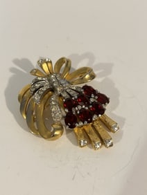 Vintage old heavy duty floral Brooch