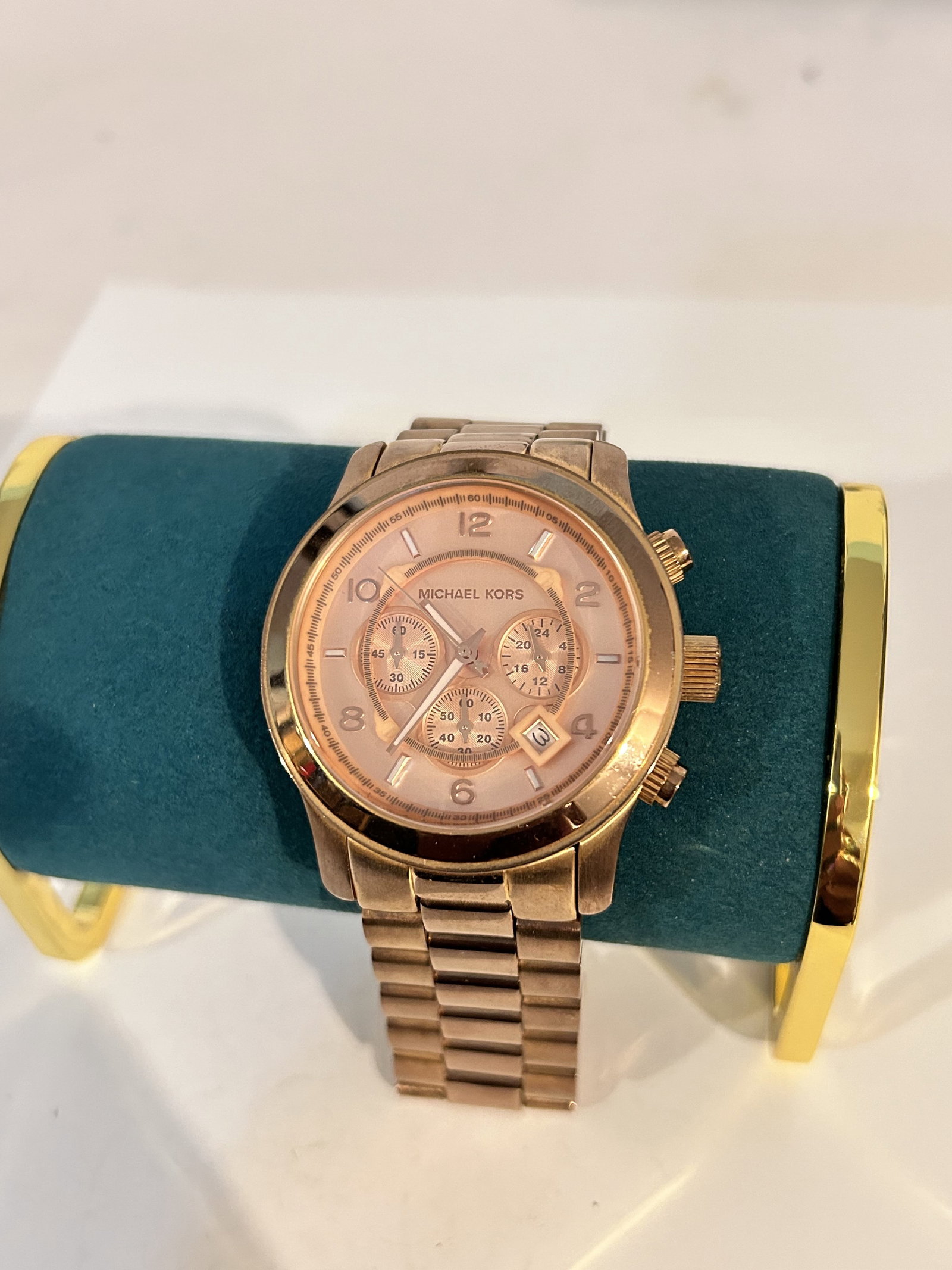 Michael Kors MK8096 50mm Rose Gold Stainless Steel Case Rose Gold Stainless works great! Needs bat: Michael Kors MK8096 50mm Rose Gold Stainless Steel Case Rose Gold Stainless works great! Needs bat Please view all photos as they are part of the description and condition of this Item, Feel free to c