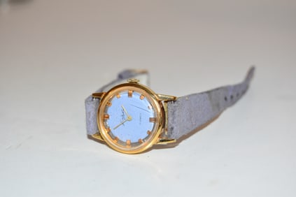 KJL Kenneth Jay Lane Gold Tone Vintage Inspired Watch Leather Strap works great!!!