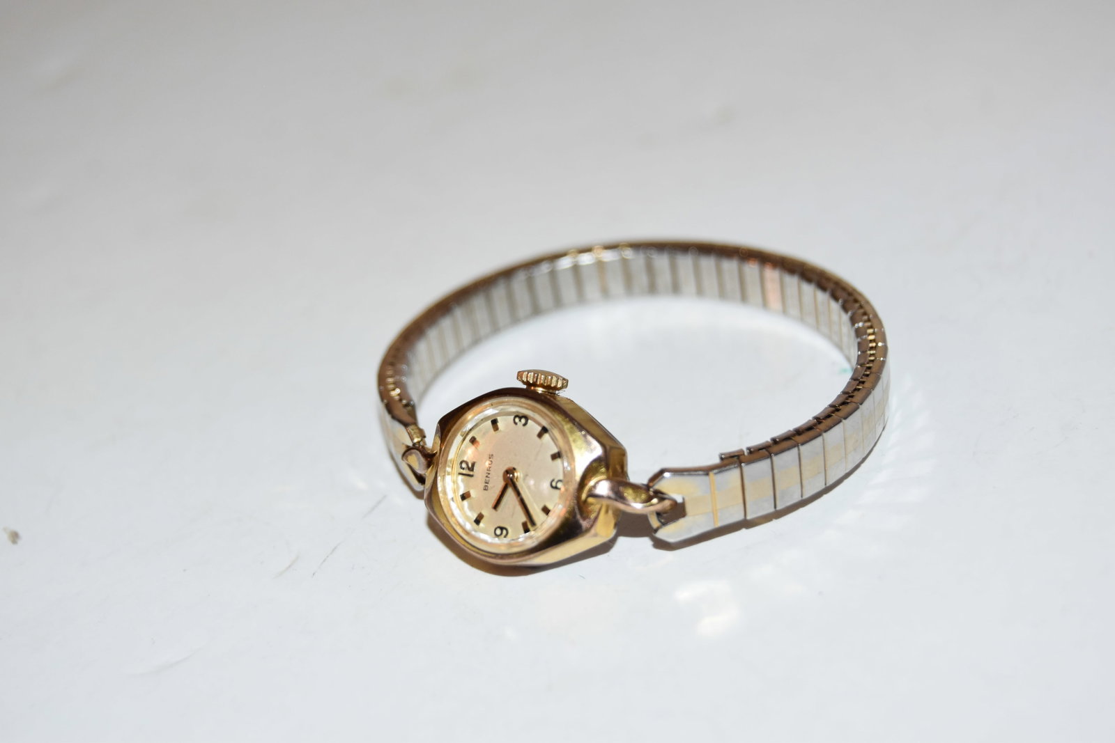 Vintage Benrus 10k Gold Filled Swiss Made Ladies Watch works great!!!: Vintage Benrus 10k Gold Filled Swiss Made Ladies Watch works great!!! Please view all photos as they are part of the description and condition of this Item, Feel free to contact me with questions or p