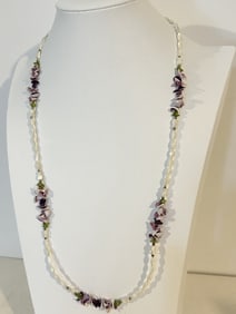 Vintage mother of pearl floral Necklace 28"