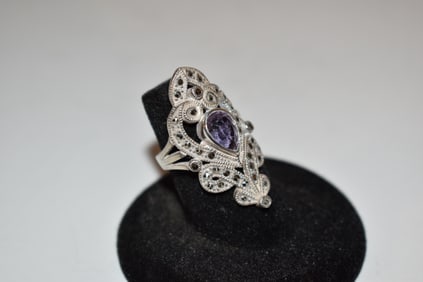 Vintage Sterling Silver Amethyst marcasite Ring size 5