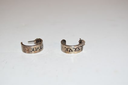 Native American sterling silver Kokopelli earrings Signed Bear with paw.