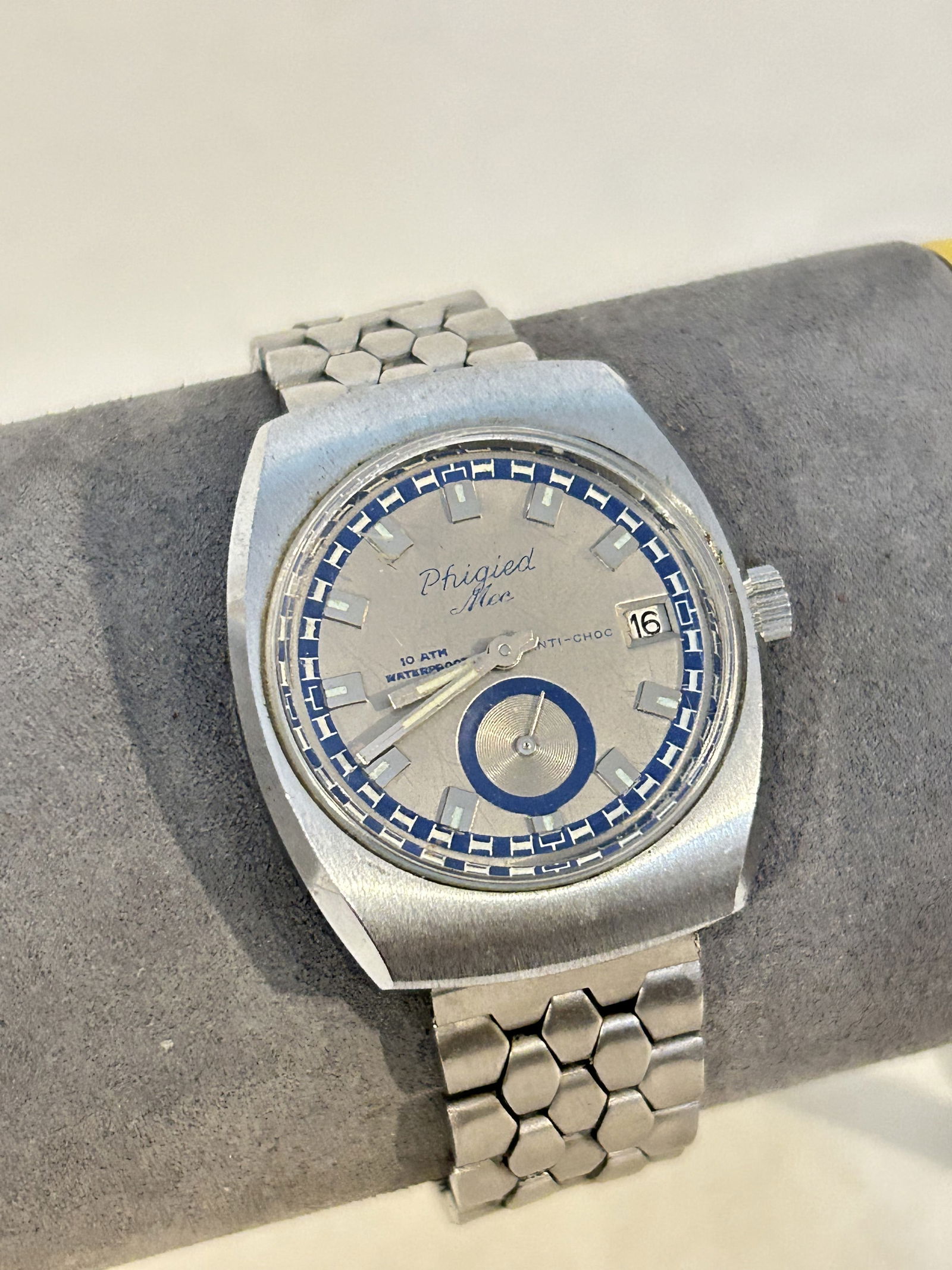 PHIGIED Vintage swiss automatic DIVER watch runs great!!! (1 of 8)