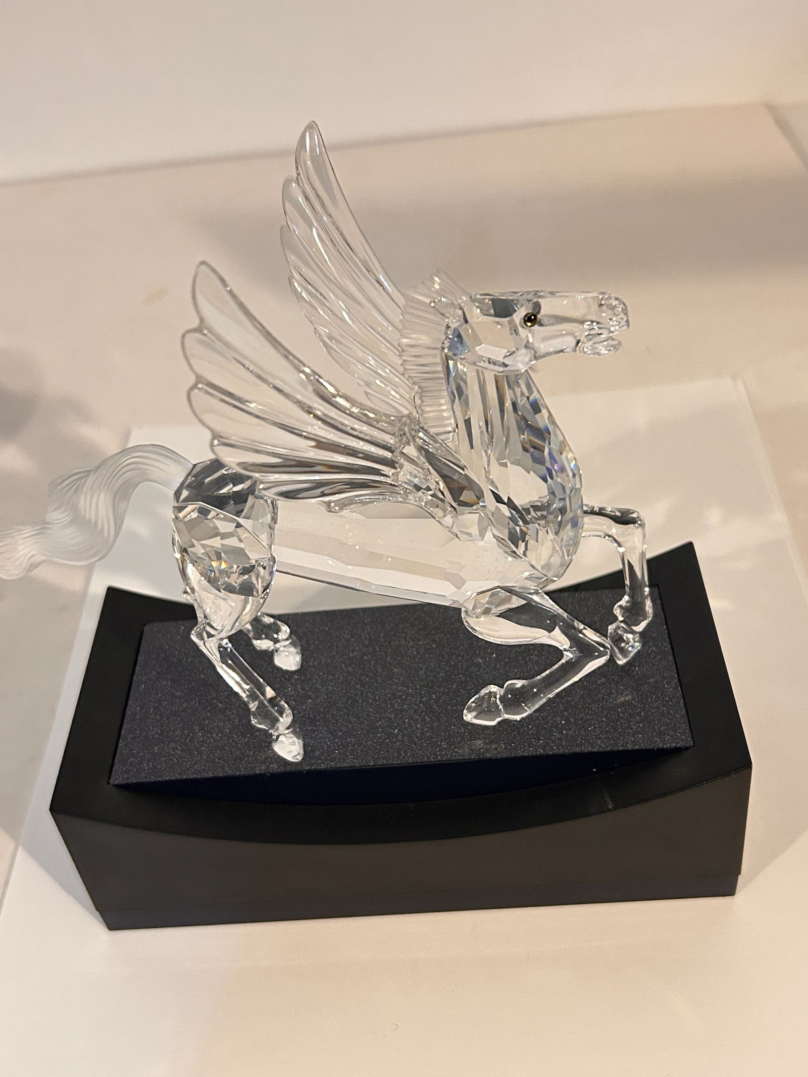 Swarovski crystal Pegasus in original box with stand (1 of 9)