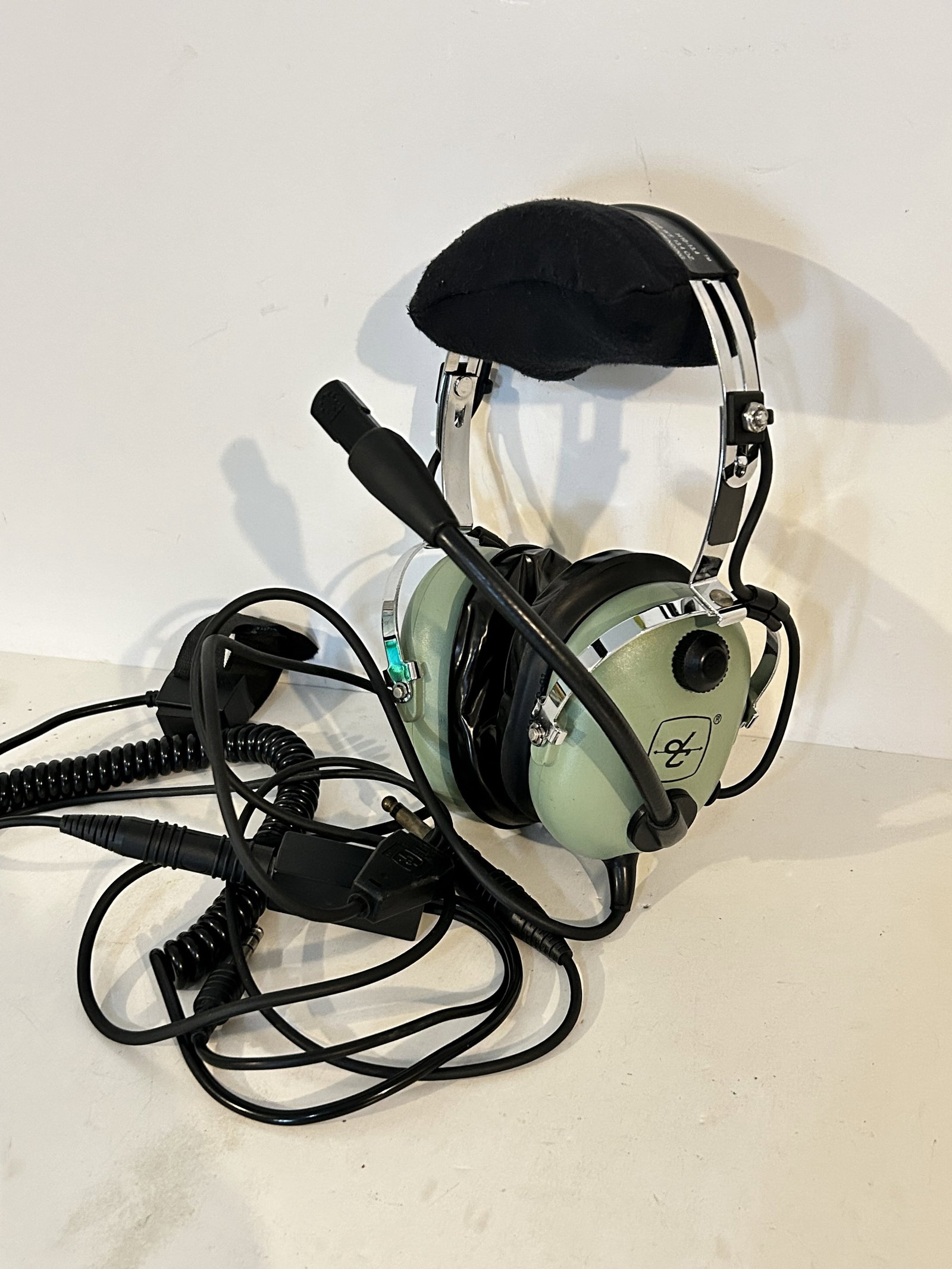 David Clark H10-13.4 Aviation Headset - Pilot's Noise-Canceling Headphones Nice!!!!: David Clark H10-13.4 Aviation Headset - Pilot's Noise-Canceling Headphones Nice!!!! Please view all photos as they are part of the description and condition of this Item, Feel free to contact me with 