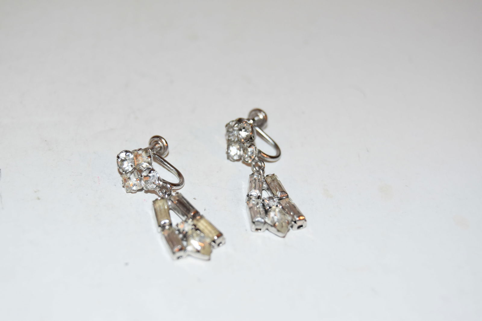 Vintage Phyllis Sterling Silver Rhinestones Screwback Earrings: Vintage Phyllis Sterling Silver Rhinestones Screwback Earrings Please view all photos as they are part of the description and condition of this Item, Feel free to contact me with questions or picture