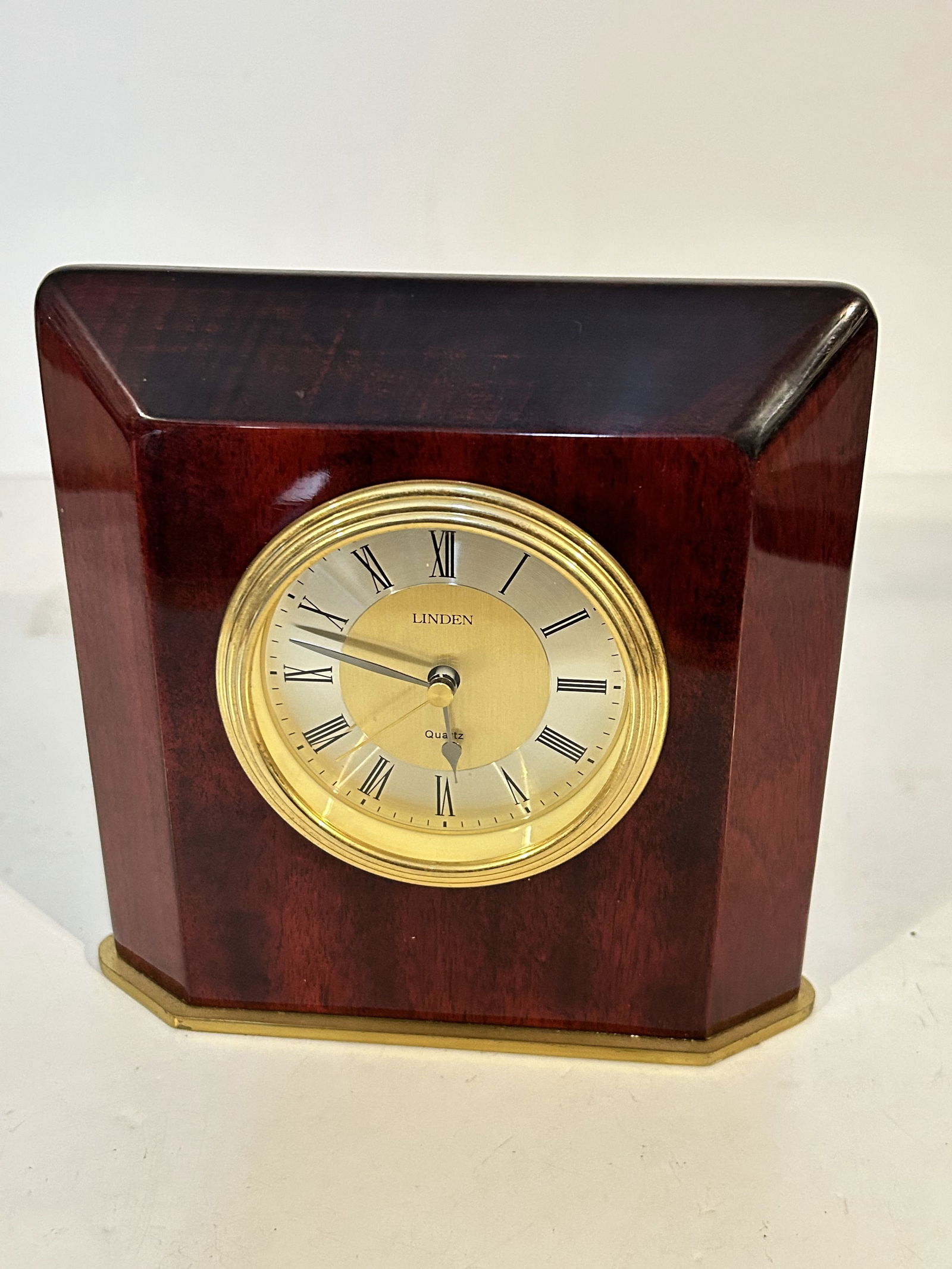 Vintage Linden Quartz Tabletop Clock Paperweight needs bat (1 of 6)