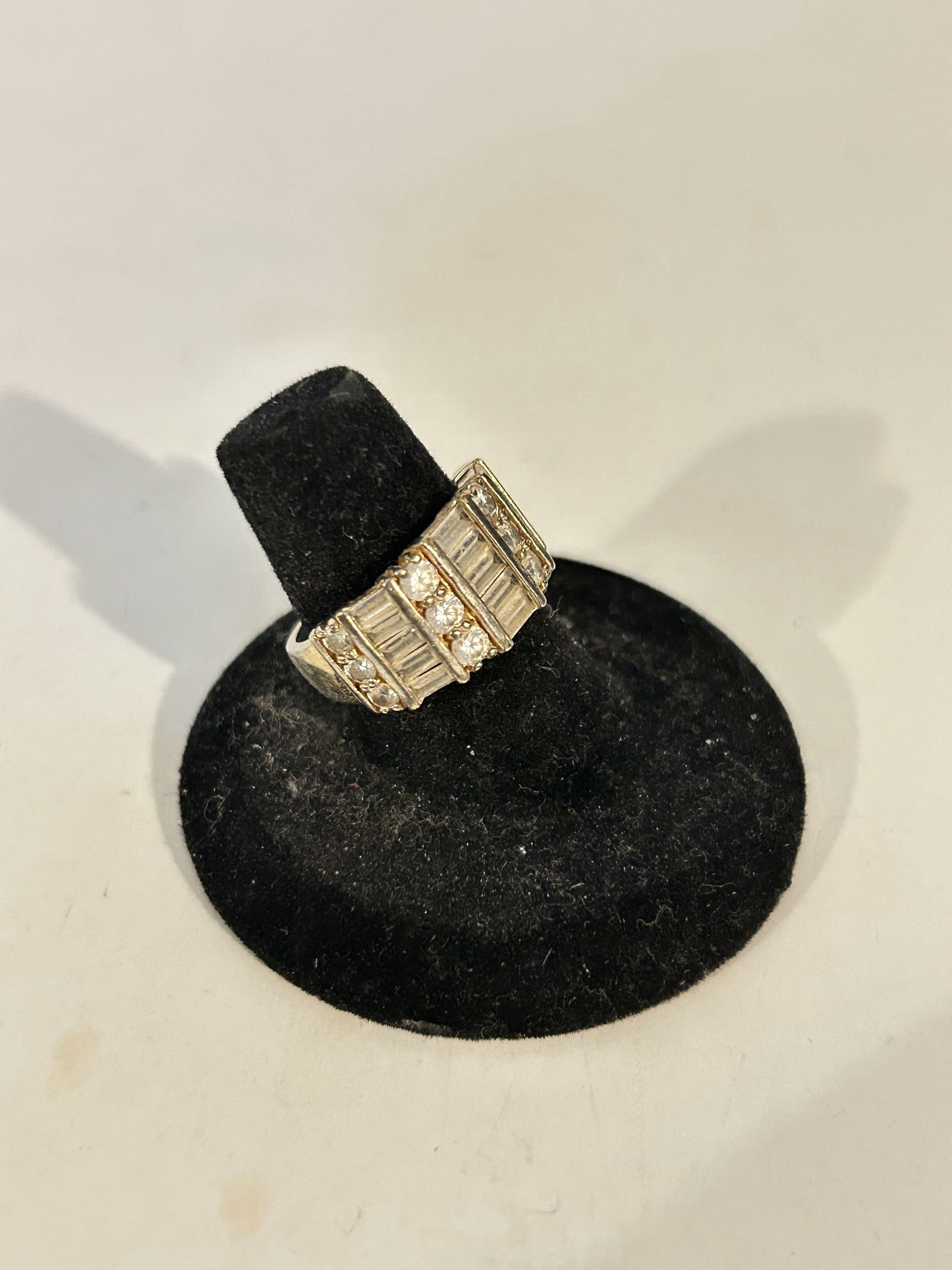 Vintage Sterling Silver CZ Ring sz 7 (1 of 5)