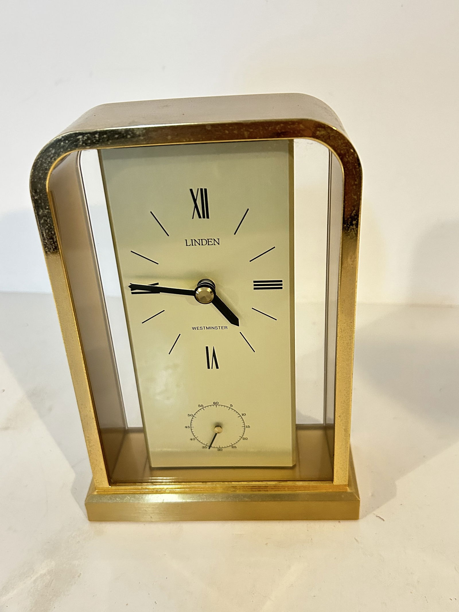 Vintage Linden Brass Quartz desk/mantle Clock works good (1 of 5)