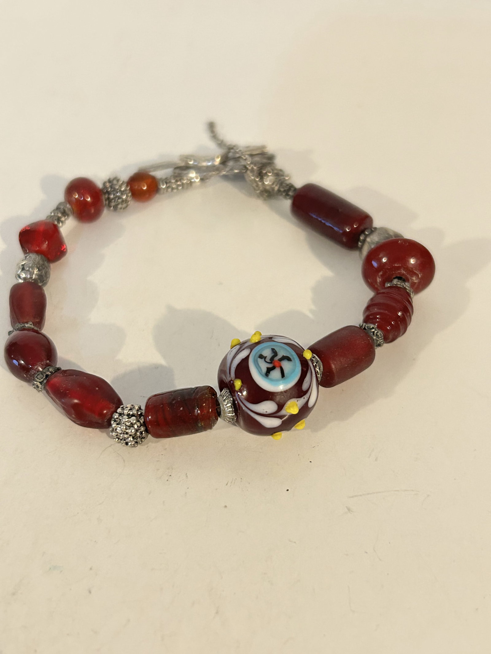 Vintage murano glass Bracelet sz 8": Vintage murano glass Bracelet sz 8" Please view all photos as they are part of the description and condition of this Item, Feel free to contact me with questions or picture requests! Used Item AS IS