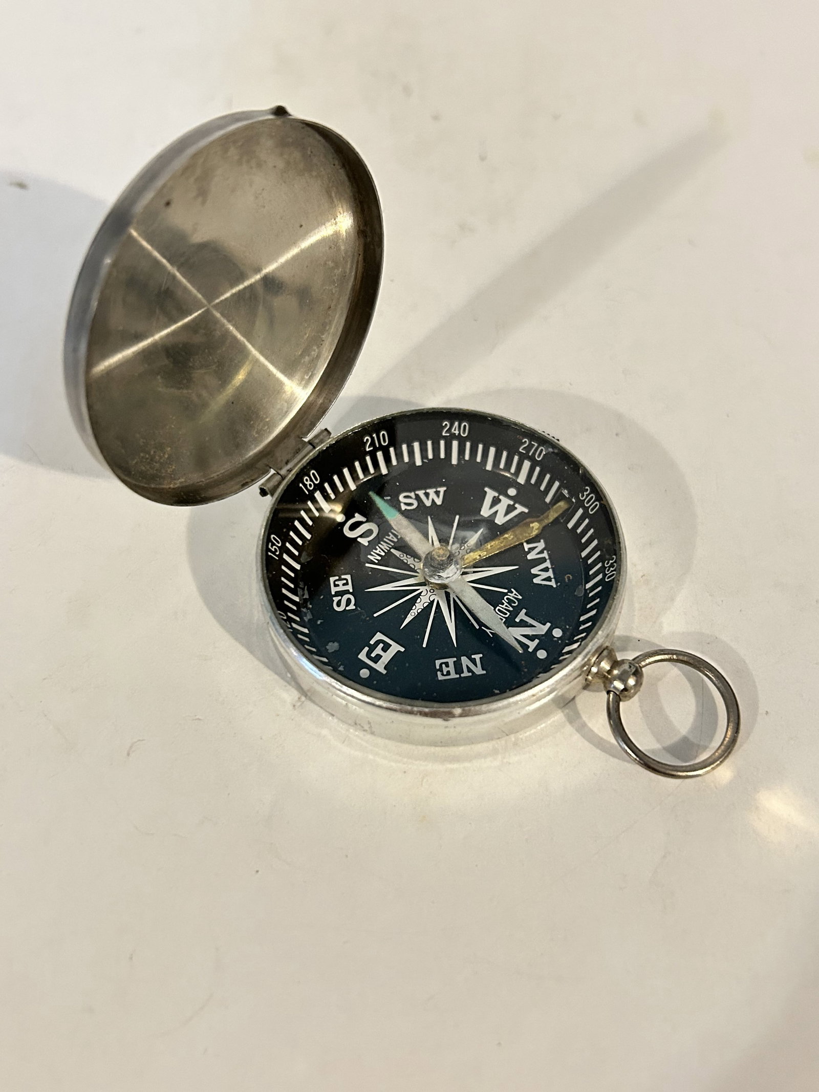 Vtg Academy Pocket Compass Hiking-Fishing-Hunting Taiwan: Vtg Academy Pocket Compass Hiking-Fishing-Hunting Taiwan Please view all photos as they are part of the description and condition of this Item, Feel free to contact me with questions or picture reques
