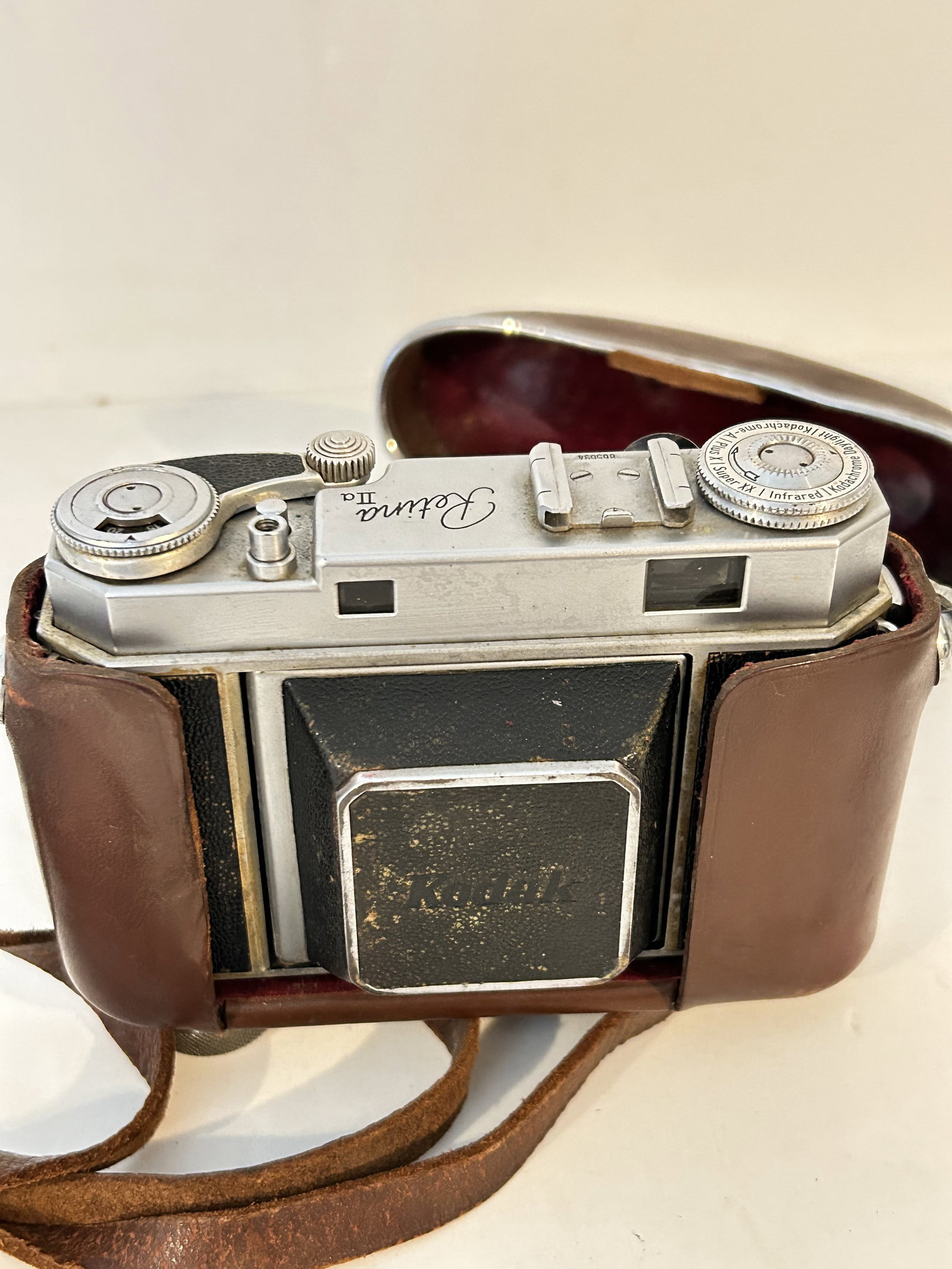 Vintage Kodak Retina IIa 35mm Rangefinder Film Camera w/ Schneider 50mm F2 Lens works (1 of 5)
