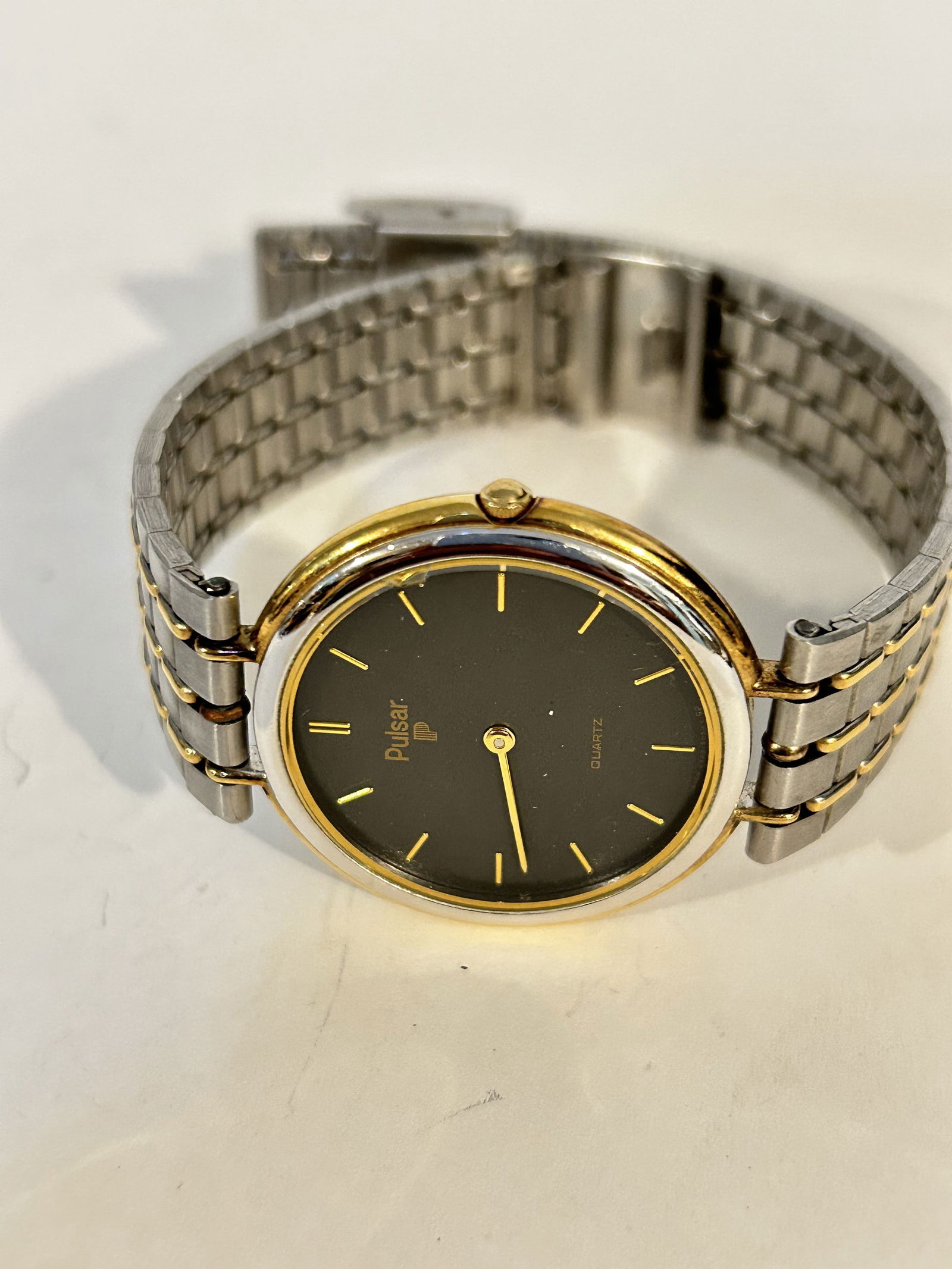 Vintage Pulsar Quartz Men’s Watch - Gold Tone V300-6050 works great!! (1 of 5)