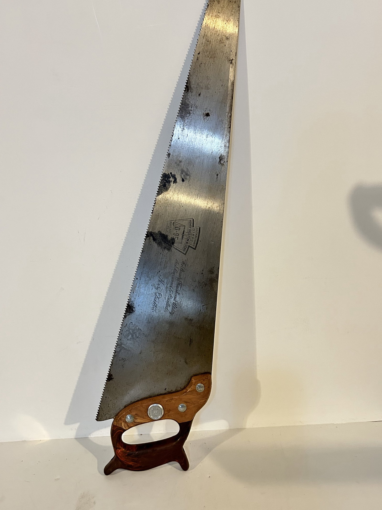 VTG Disston Select D-95 8 Point Crosscut Handsaw 26" never used: VTG Disston Select D-95 8 Point Crosscut Handsaw 26" never used Please view all photos as they are part of the description and condition of this Item, Feel free to contact me with questions or picture