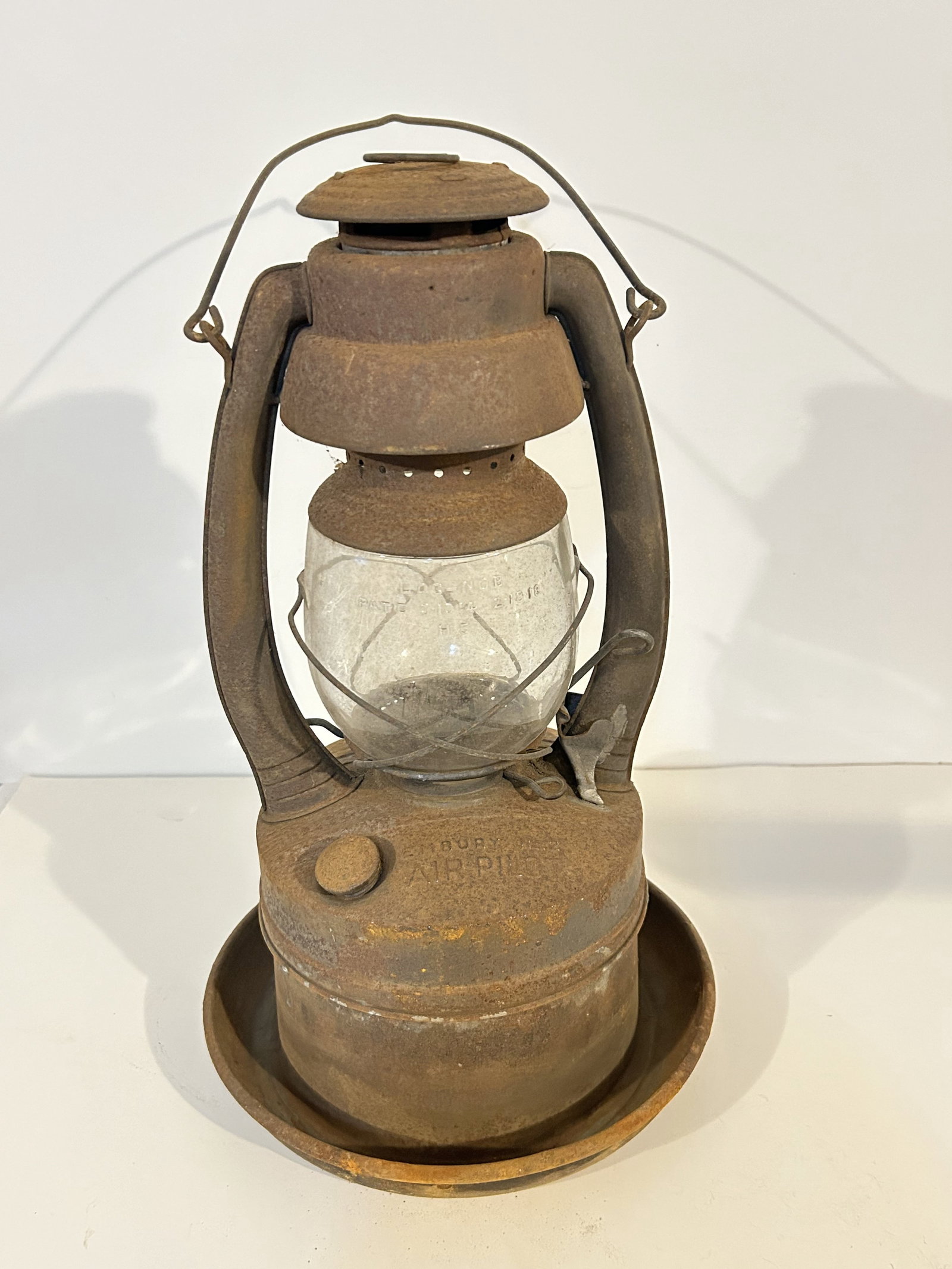 Vtg Embury No. 2 Air Pilot Kerosene Lantern Dietz Glass Custom: Vtg Embury No. 2 Air Pilot Kerosene Lantern Dietz Glass Custom Please view all photos as they are part of the description and condition of this Item, Feel free to contact me with questions or picture 