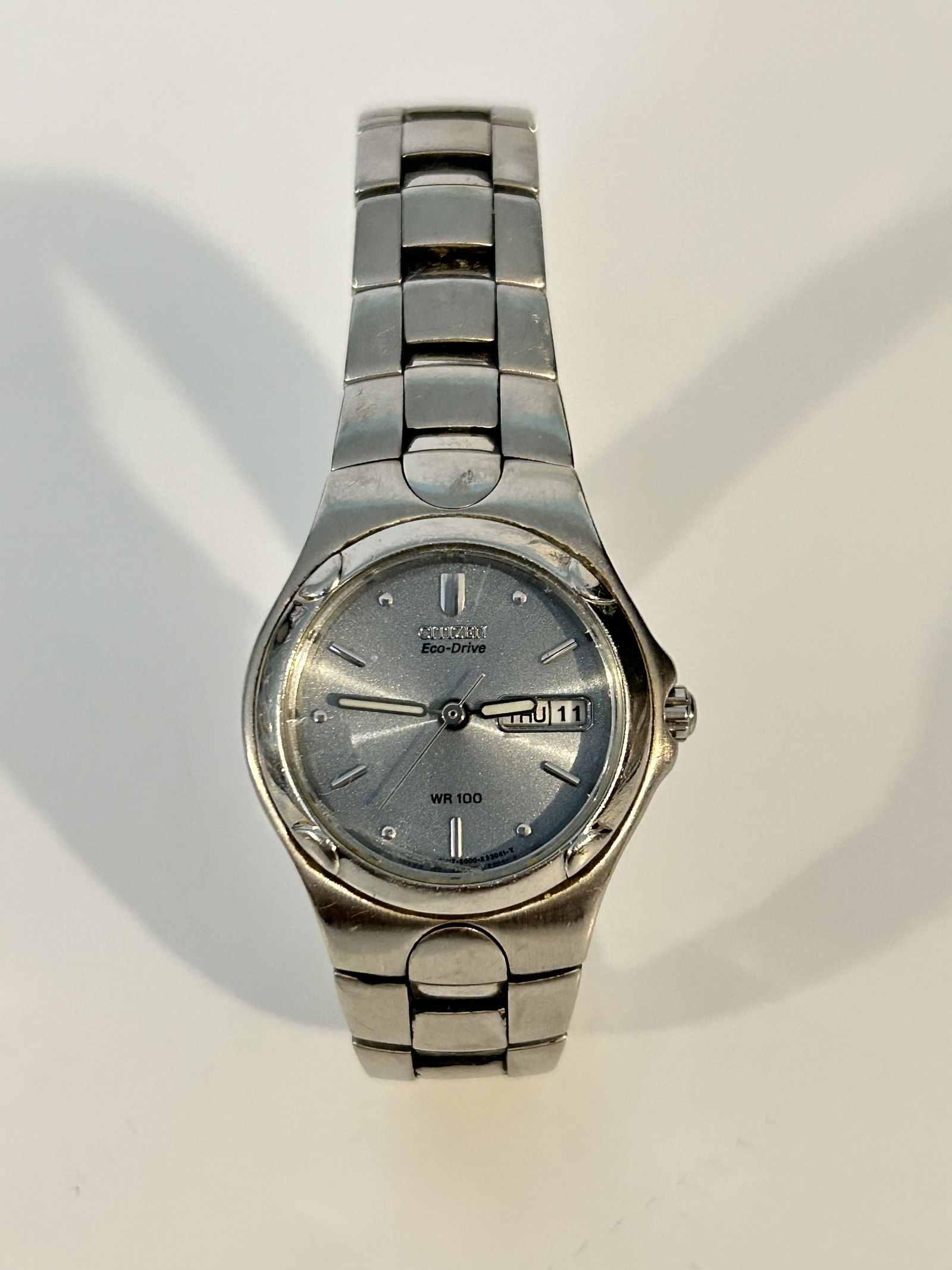 Citizen Eco-Drive Watch Women's Silver Tone E001-K17560 Day Date works great!!!! (1 of 5)